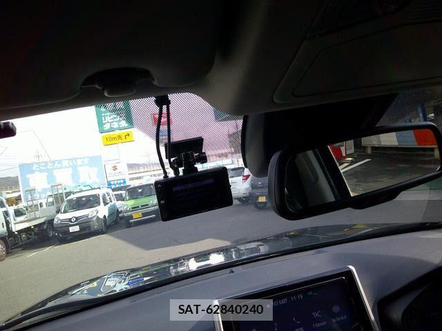 Toyota RAV4 2019-06 6911904-8