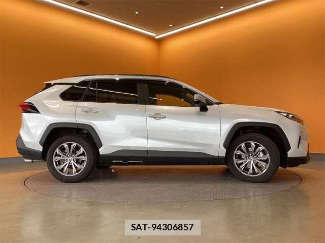 Toyota RAV4 2022-11 6911864-9