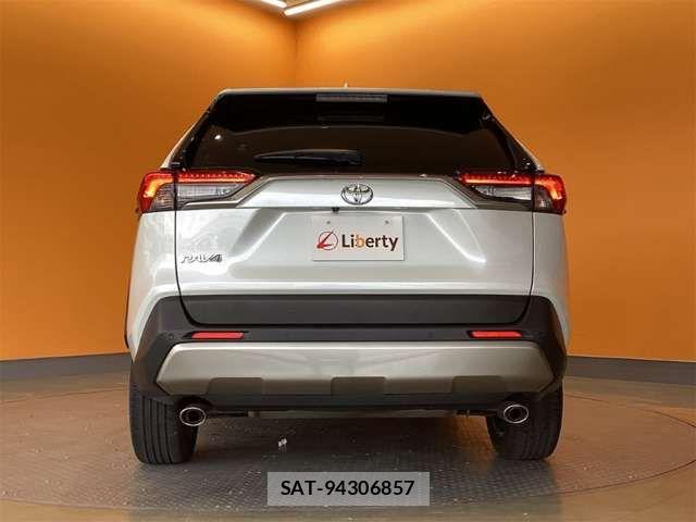 Toyota RAV4 2022-11 6911864-11