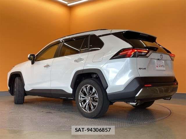 Toyota RAV4 2022-11 6911864-12