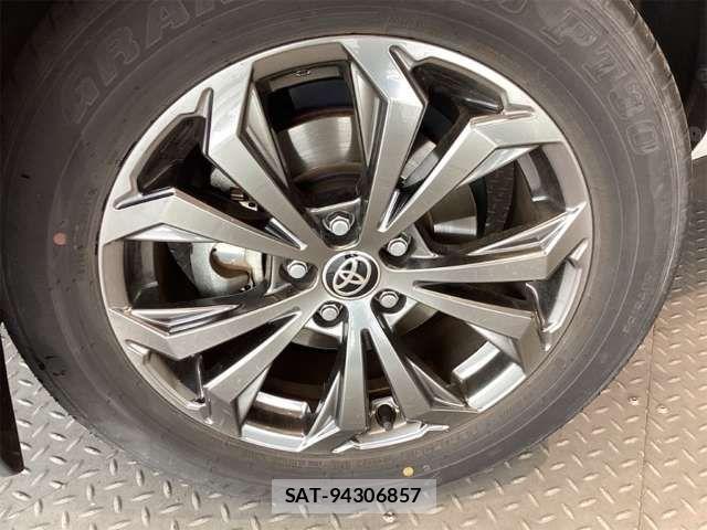 Toyota RAV4 2022-11 6911864-14