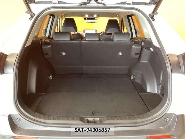 Toyota RAV4 2022-11 6911864-18