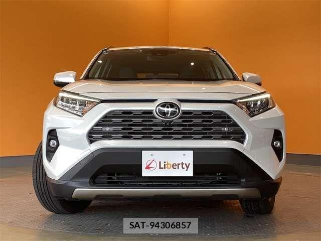 Toyota RAV4 2022-11 6911864-7