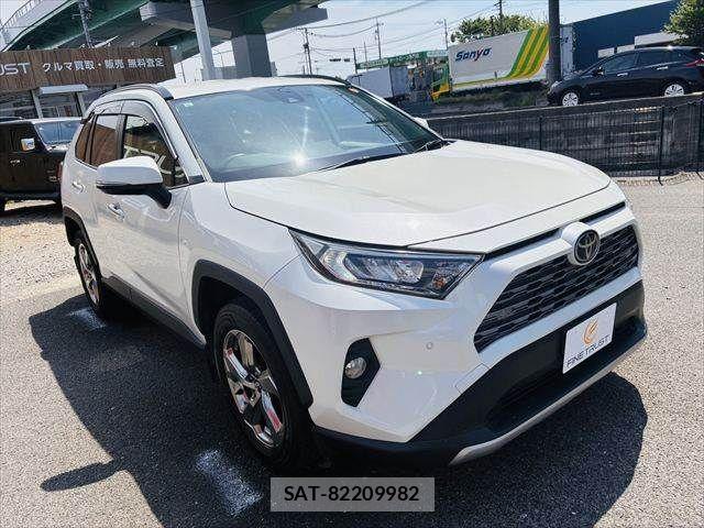 Toyota RAV4 2019-06 6997673-15