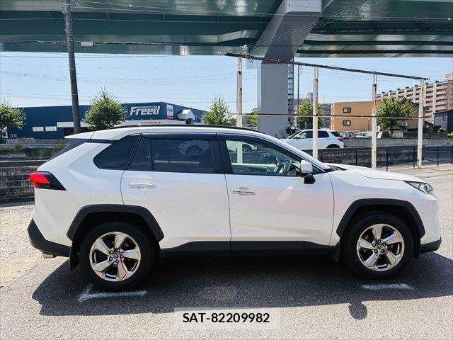 Toyota RAV4 2019-06 6997673-16