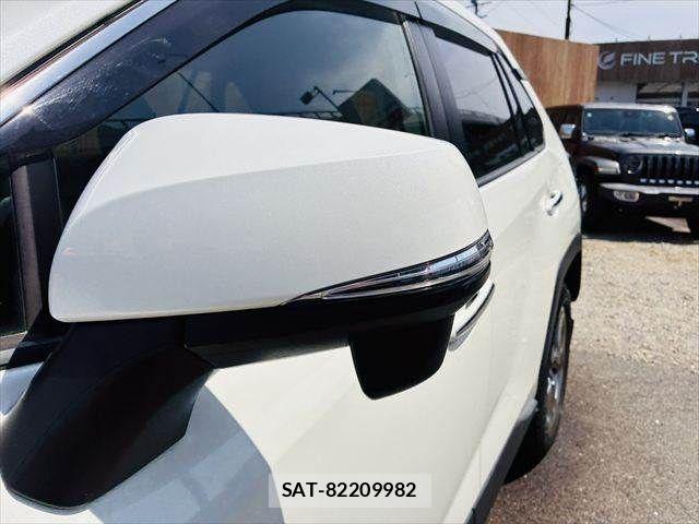 Toyota RAV4 2019-06 6997673-25