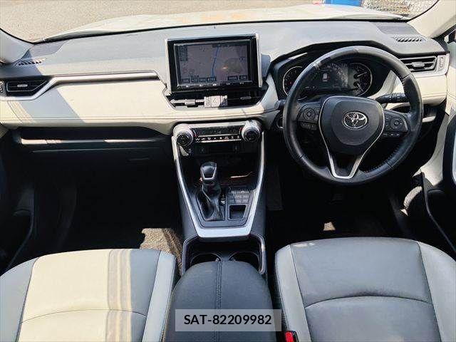 Toyota RAV4 2019-06 6997673-2