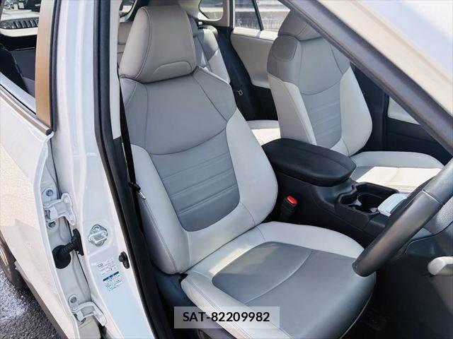 Toyota RAV4 2019-06 6997673-7