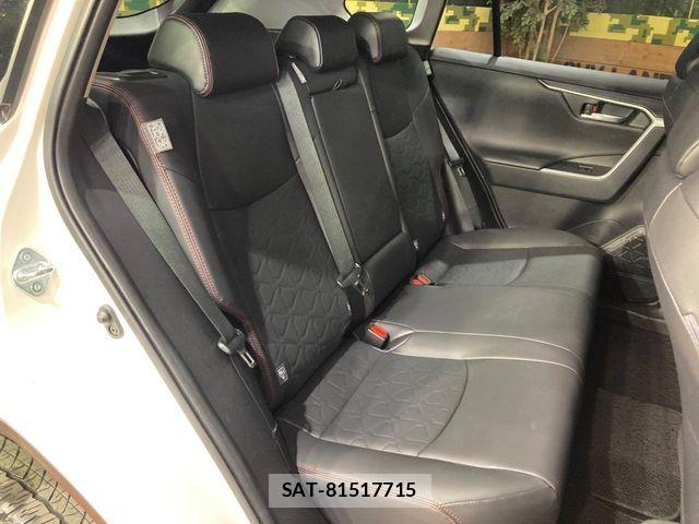 Toyota RAV4 2021-04 6997664-9