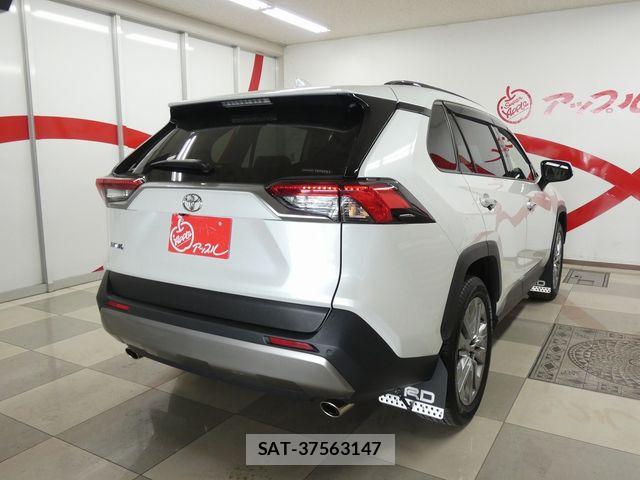 Toyota RAV4 2023-11 6997661-28