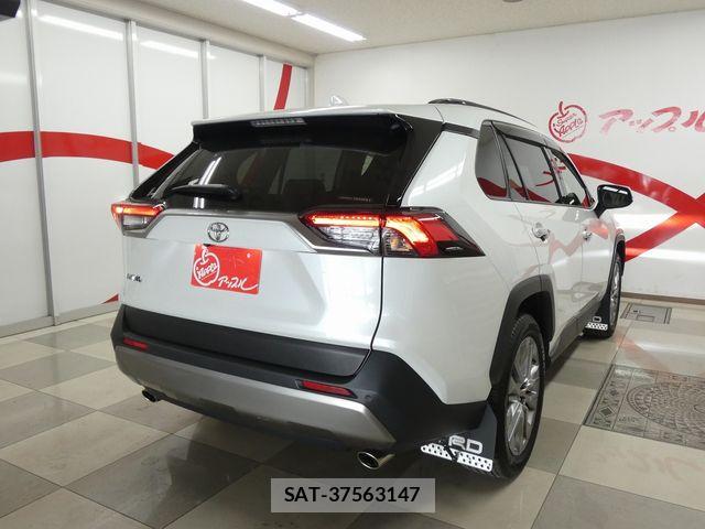 Toyota RAV4 2023-11 6997661-29