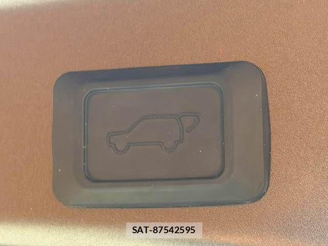 Toyota RAV4 2023-08 6997643-4