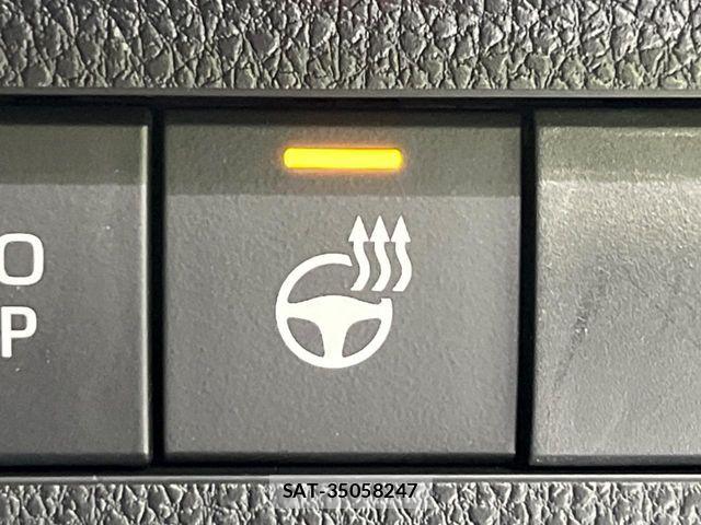 Toyota RAV4 2023-03 6997663-5