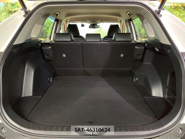 Toyota RAV4 2021-04 7021381-12
