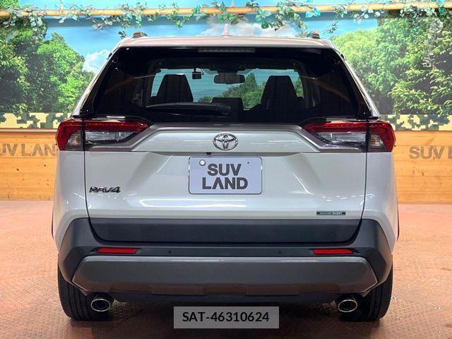 Toyota RAV4 2021-04 7021381-16