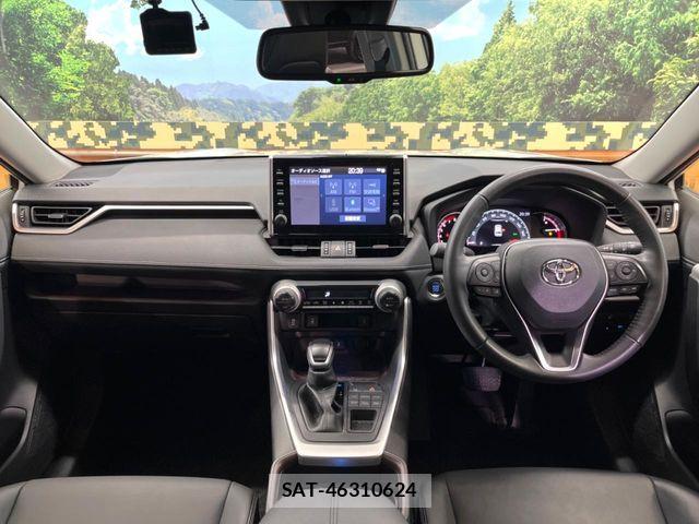 Toyota RAV4 2021-04 7021381-1