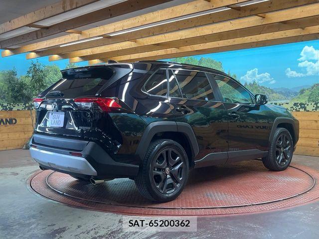 Toyota RAV4 2023-09 7021378-16