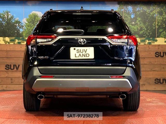 Toyota RAV4 2023-05 7021382-14