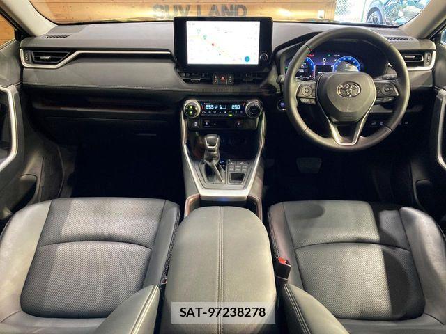 Toyota RAV4 2023-05 7021382-1