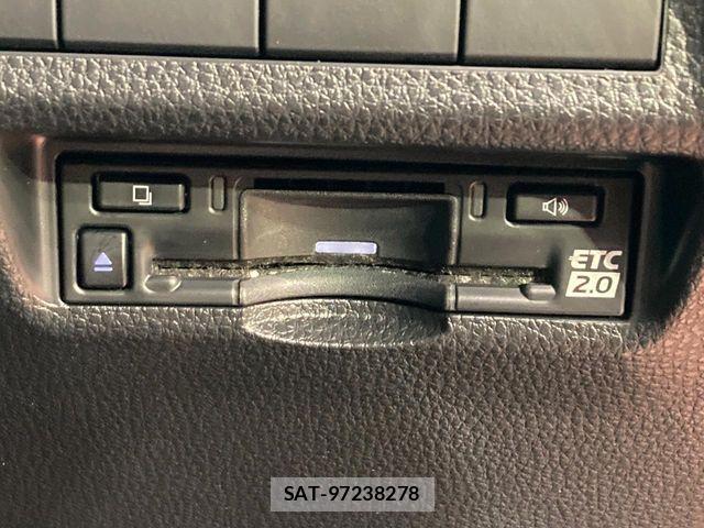 Toyota RAV4 2023-05 7021382-6