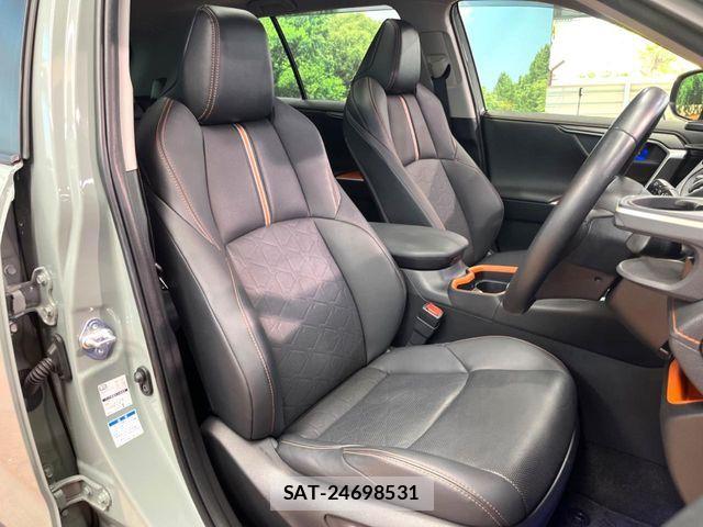 Toyota RAV4 2021-06 7021380-10