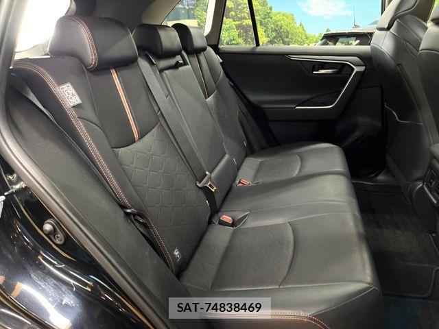 Toyota RAV4 2021-05 7021386-9