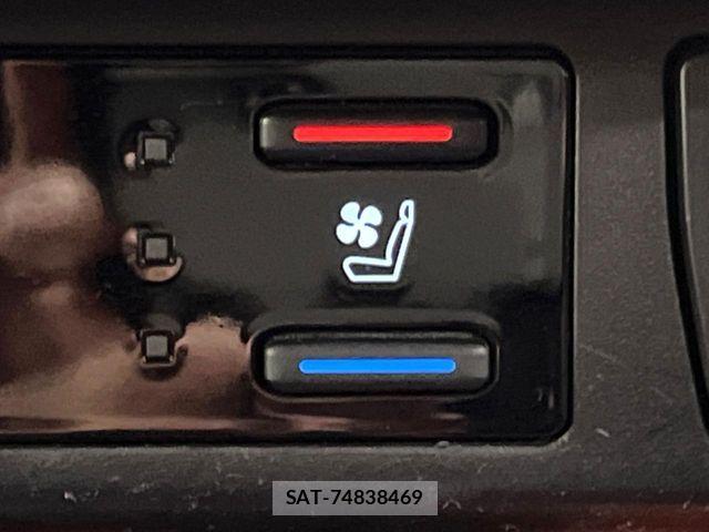 Toyota RAV4 2021-05 7021386-5