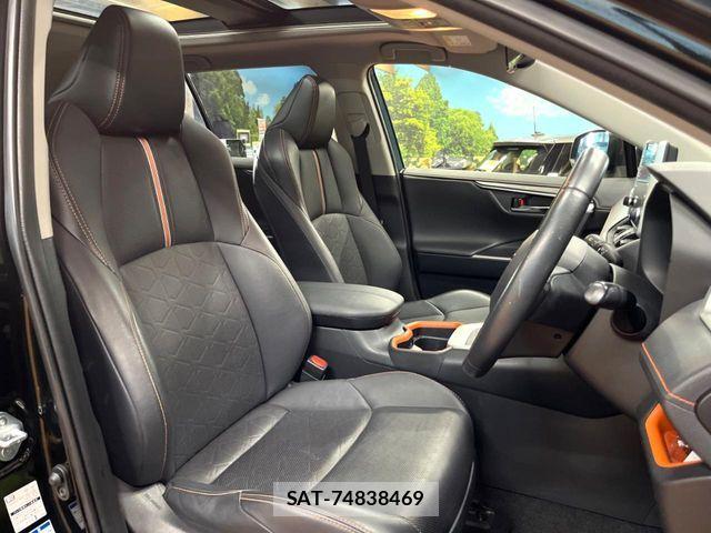 Toyota RAV4 2021-05 7021386-8