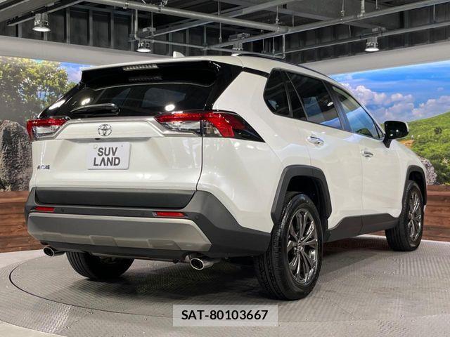 Toyota RAV4 2025-04 7060418-16