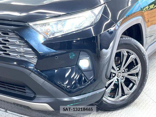 Toyota RAV4 2022-11 7060427-11