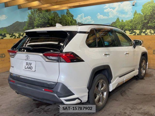 Toyota RAV4 2019-12 7060429-16