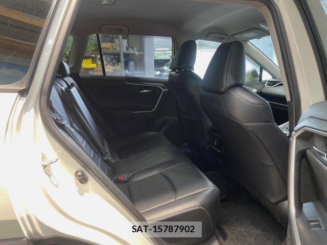 Toyota RAV4 2019-12 7060429-8