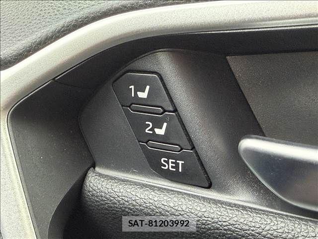 Toyota RAV4 2025-01 7060421-15