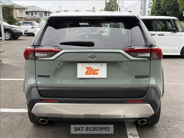 Toyota RAV4 2025-01 7060421-22