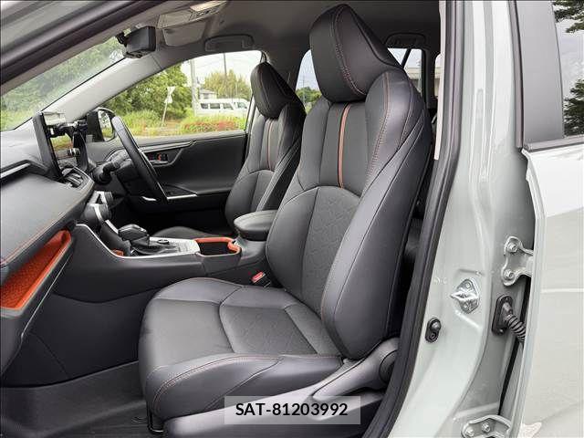 Toyota RAV4 2025-01 7060421-24