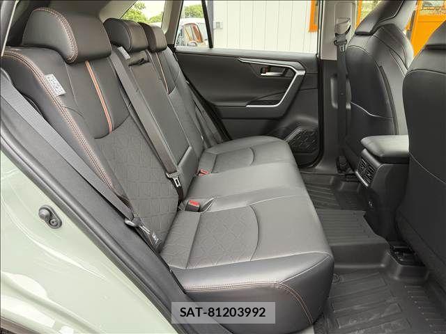 Toyota RAV4 2025-01 7060421-25