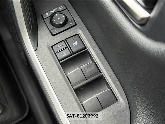 Toyota RAV4 2025-01 7060421-28