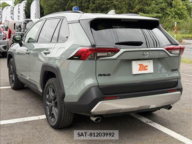 Toyota RAV4 2025-01 7060421-7
