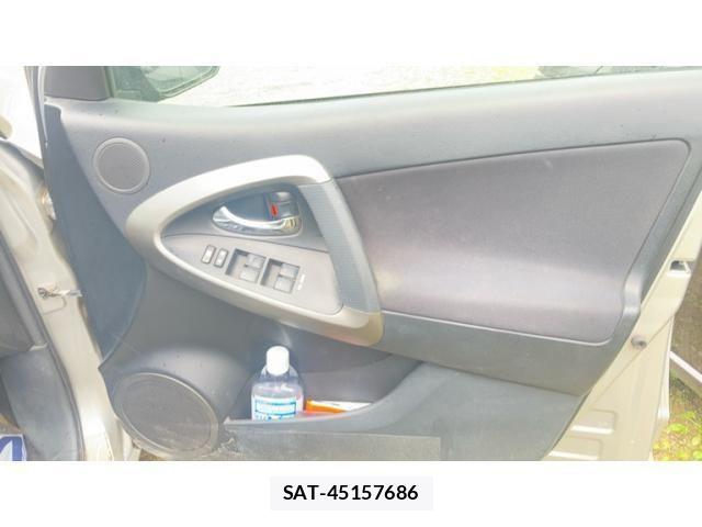 Toyota RAV4 2009-05 7060436-14