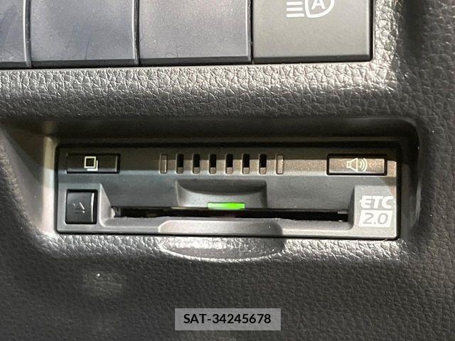 Toyota RAV4 2021-04 7060422-7