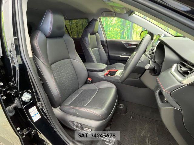 Toyota RAV4 2021-04 7060422-8