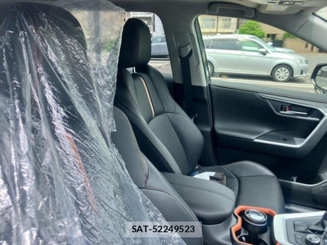 Toyota RAV4 2020-02 7060428-13