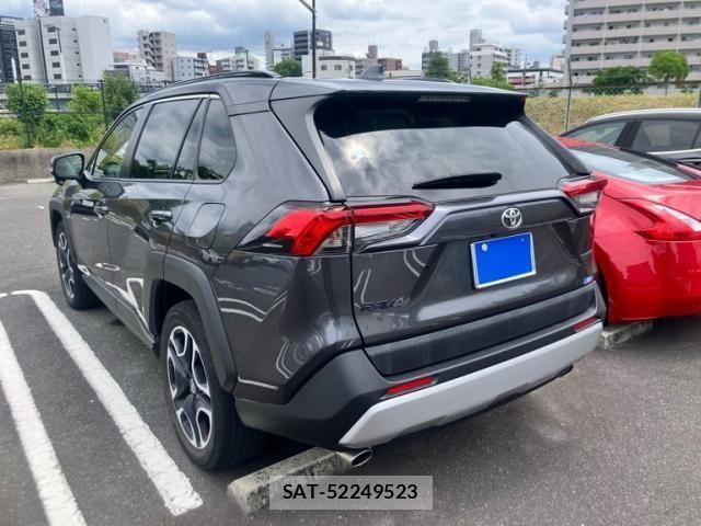 Toyota RAV4 2020-02 7060428-4