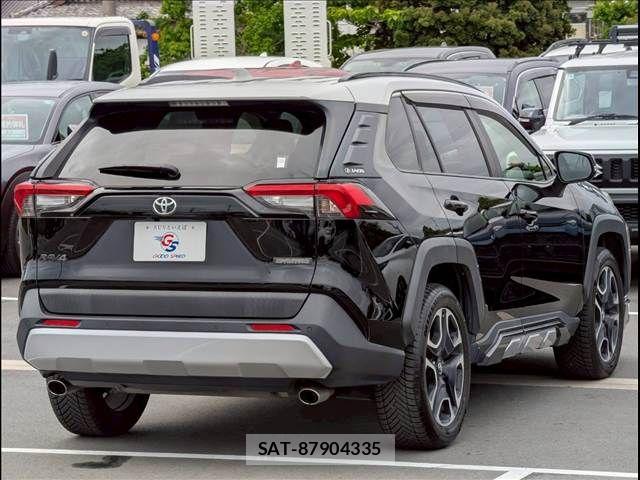 Toyota RAV4 2019-04 7224066-16