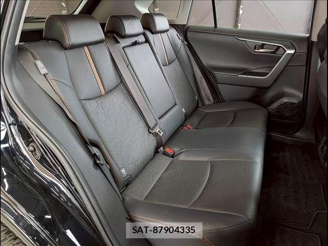 Toyota RAV4 2019-04 7224066-5