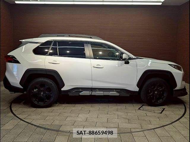 Toyota RAV4 2021-04 7224115-17