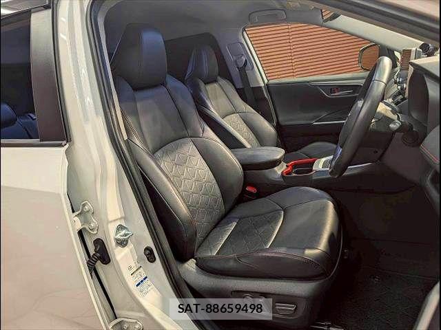 Toyota RAV4 2021-04 7224115-7