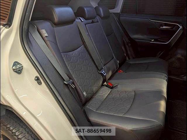 Toyota RAV4 2021-04 7224115-8