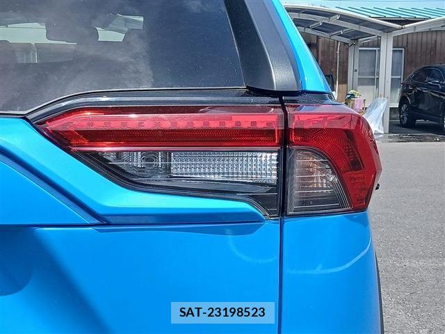 Toyota RAV4 2019-10 7224077-12