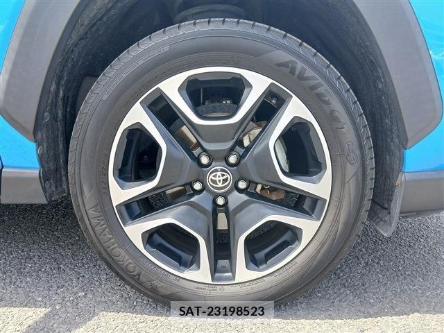 Toyota RAV4 2019-10 7224077-13